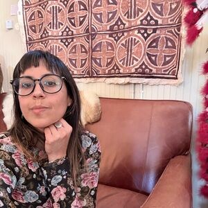 Meet your Posher, Gloria